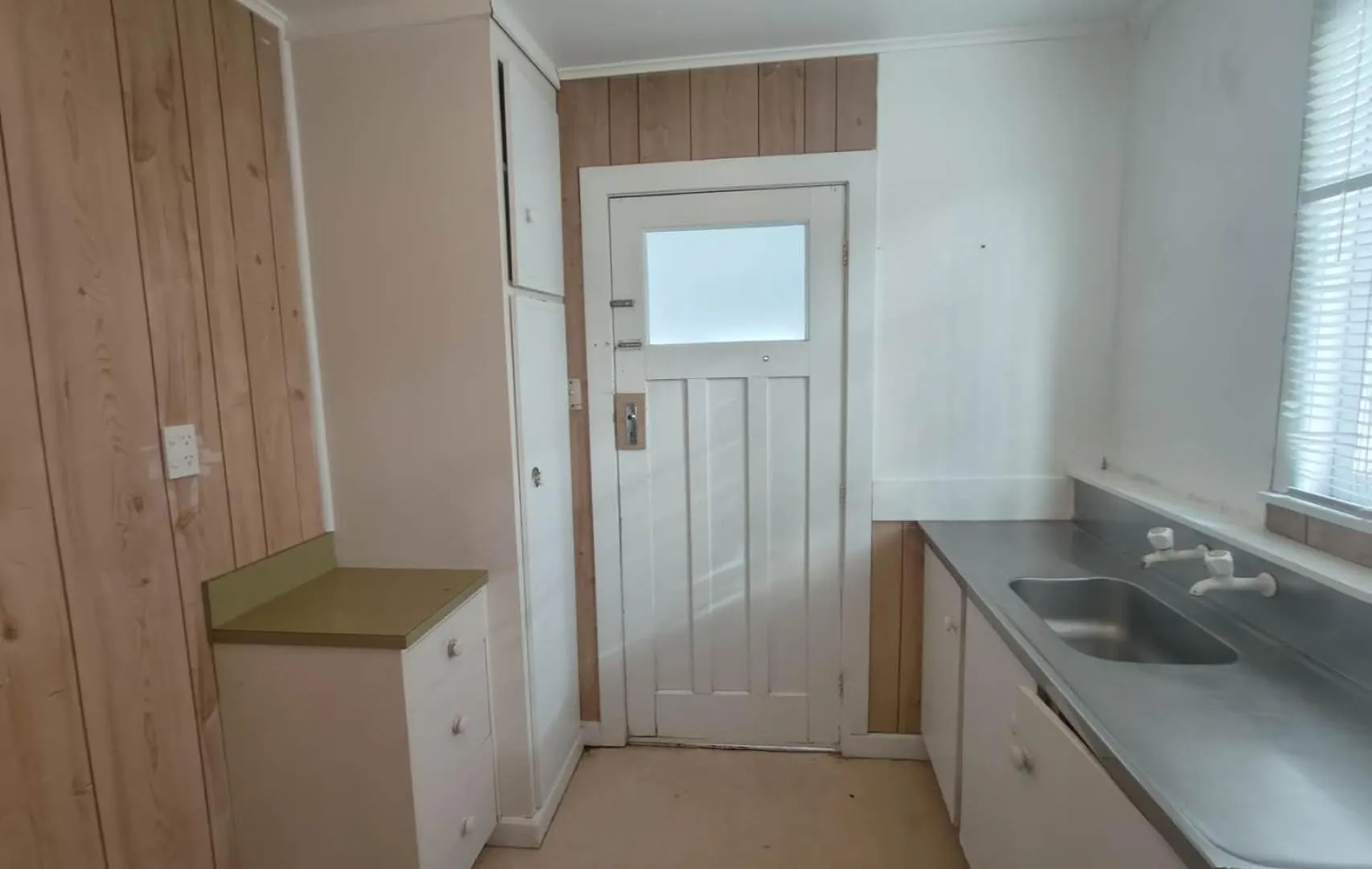 5 Beds Including 3 Double Beds Plus 1 Double Or 2 Single Sofa Beds House At 22B Pererika St 로토루아